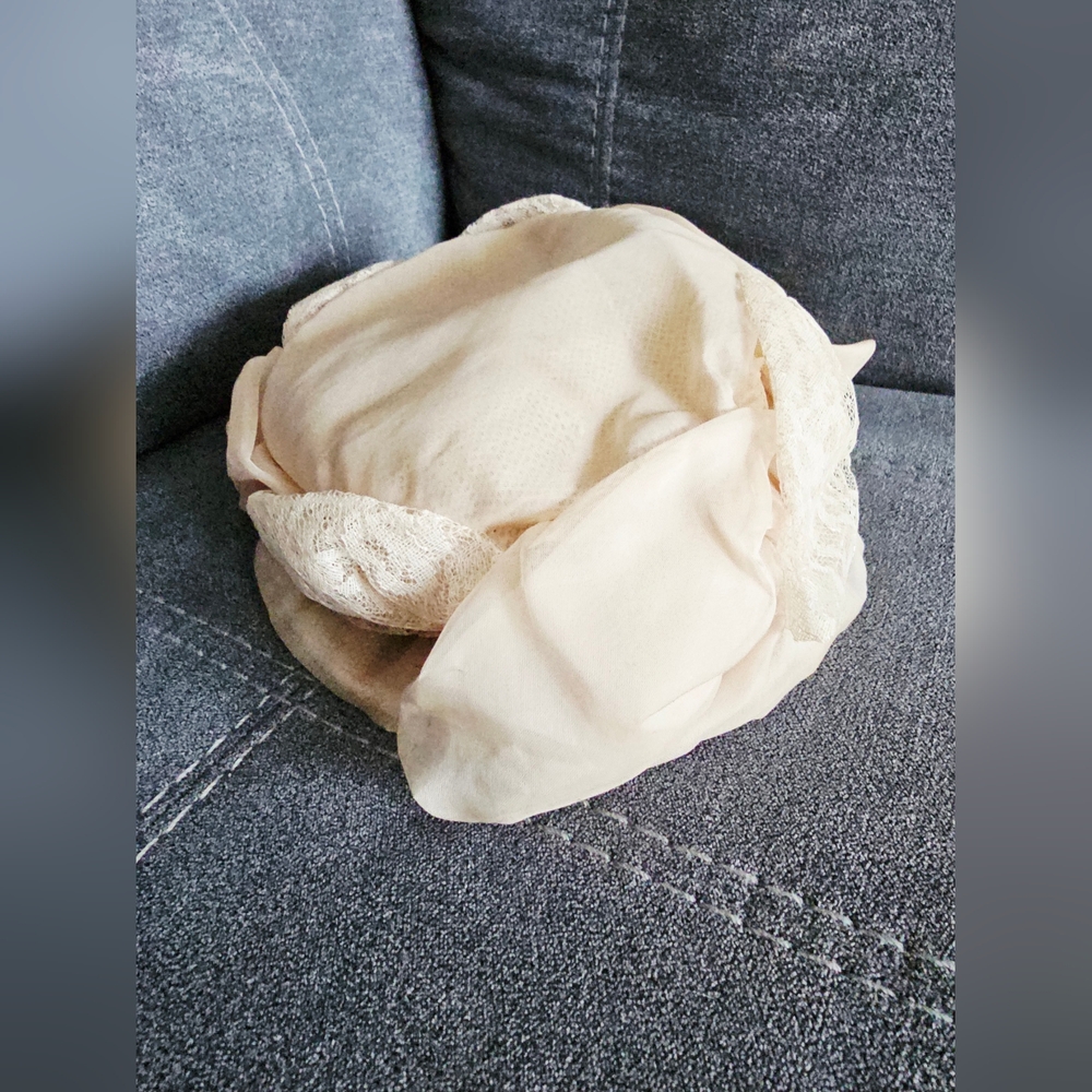 Vintage Hat Cream Lace w Layers Ruffled Lace Pretty Bridal Church Hat Union Made